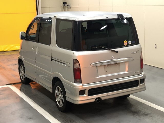 DAIHATSU ATRAI 7