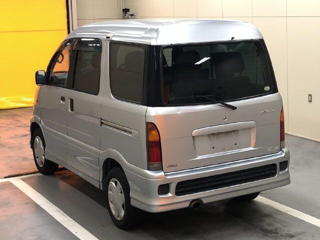 DAIHATSU ATRAI 7