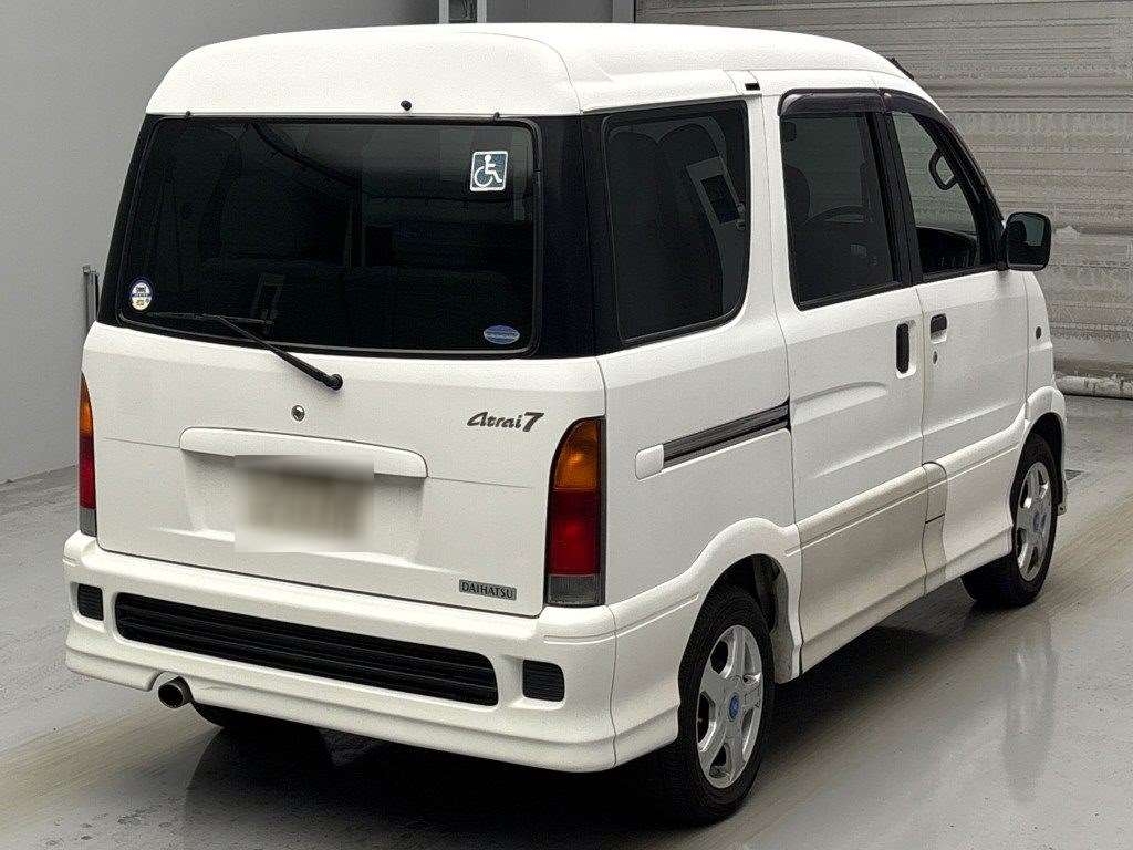 DAIHATSU ATRAI 7