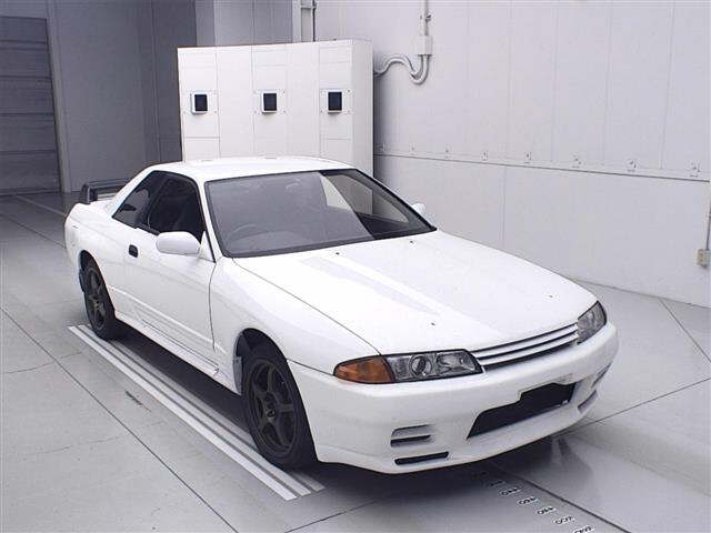 NISSAN SKYLINE