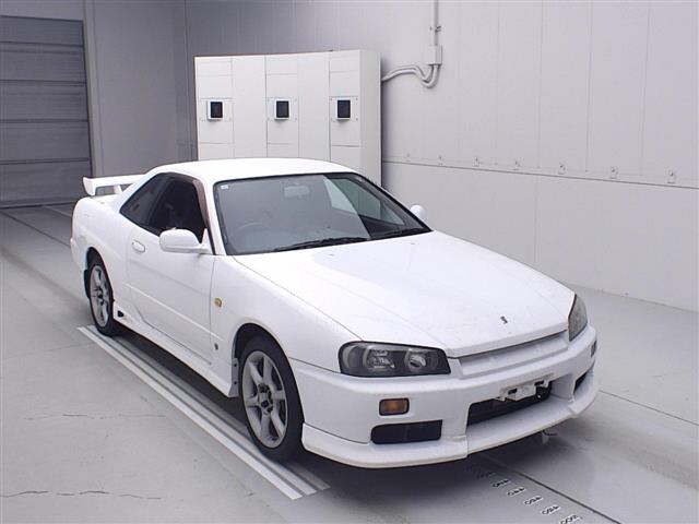 NISSAN SKYLINE