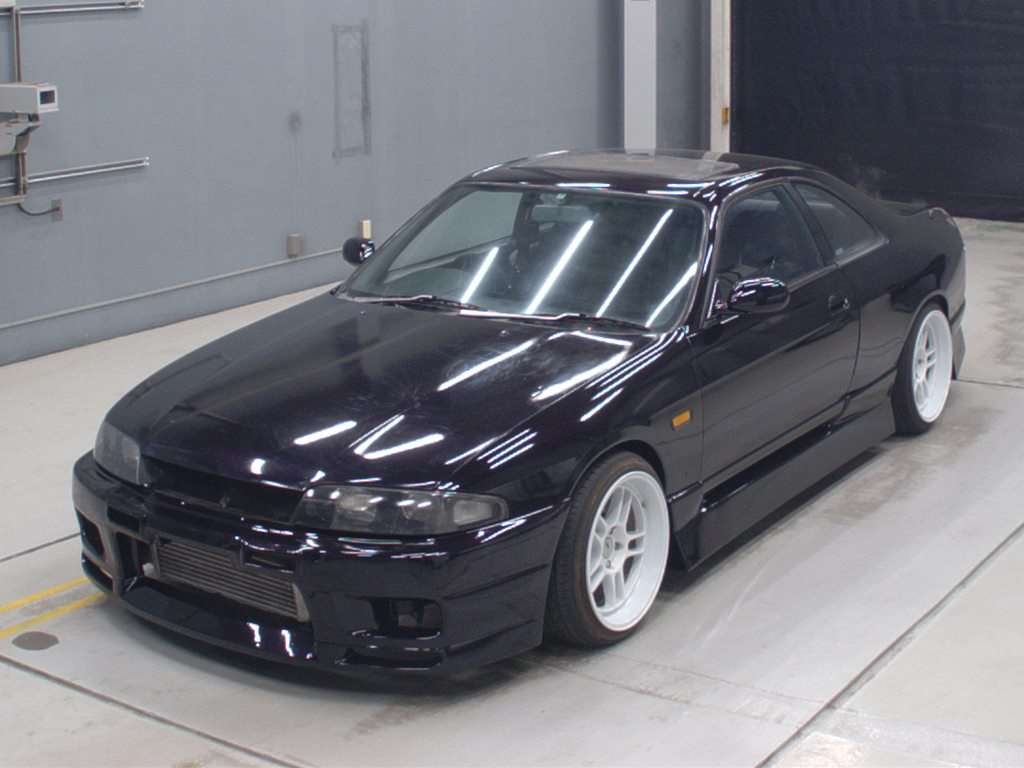 NISSAN SKYLINE