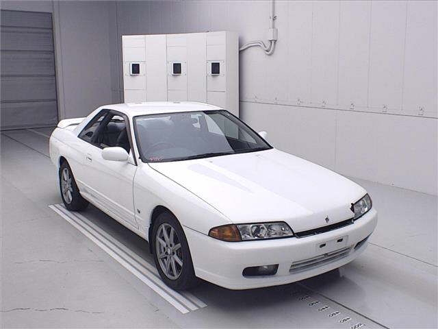 NISSAN SKYLINE