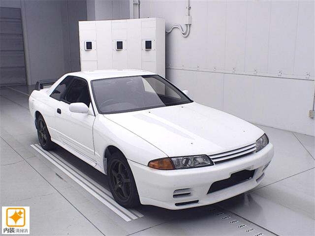 NISSAN SKYLINE