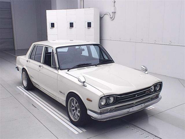 NISSAN SKYLINE