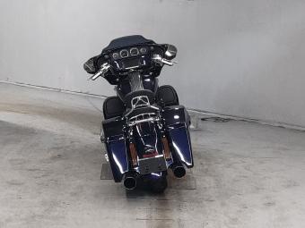 Harley-Davidson STREET GLIDE SE CVO PXN 2015 года выпуска