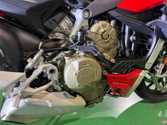 Ducati  DUCATI  STREET  FIGHTER V4S FA00 2020 года выпуска