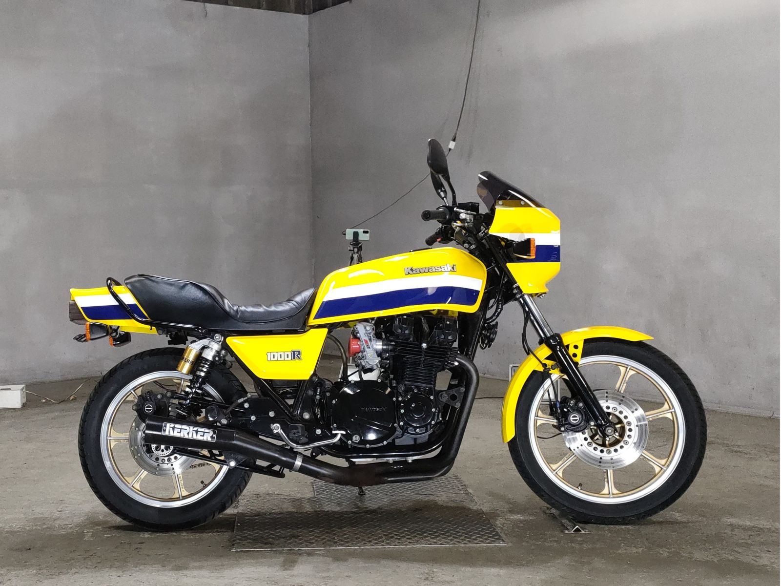 Kawasaki Z1000R KZT00J - купить недорого