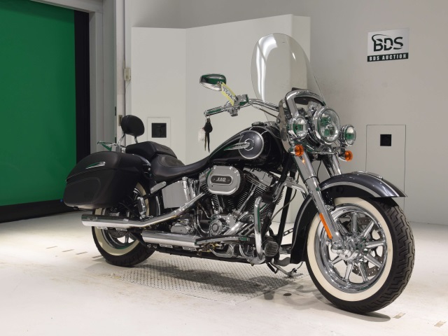 Harley-Davidson SOFTAIL DELUXE FLSTN SE CVO  2015г. 9,611K