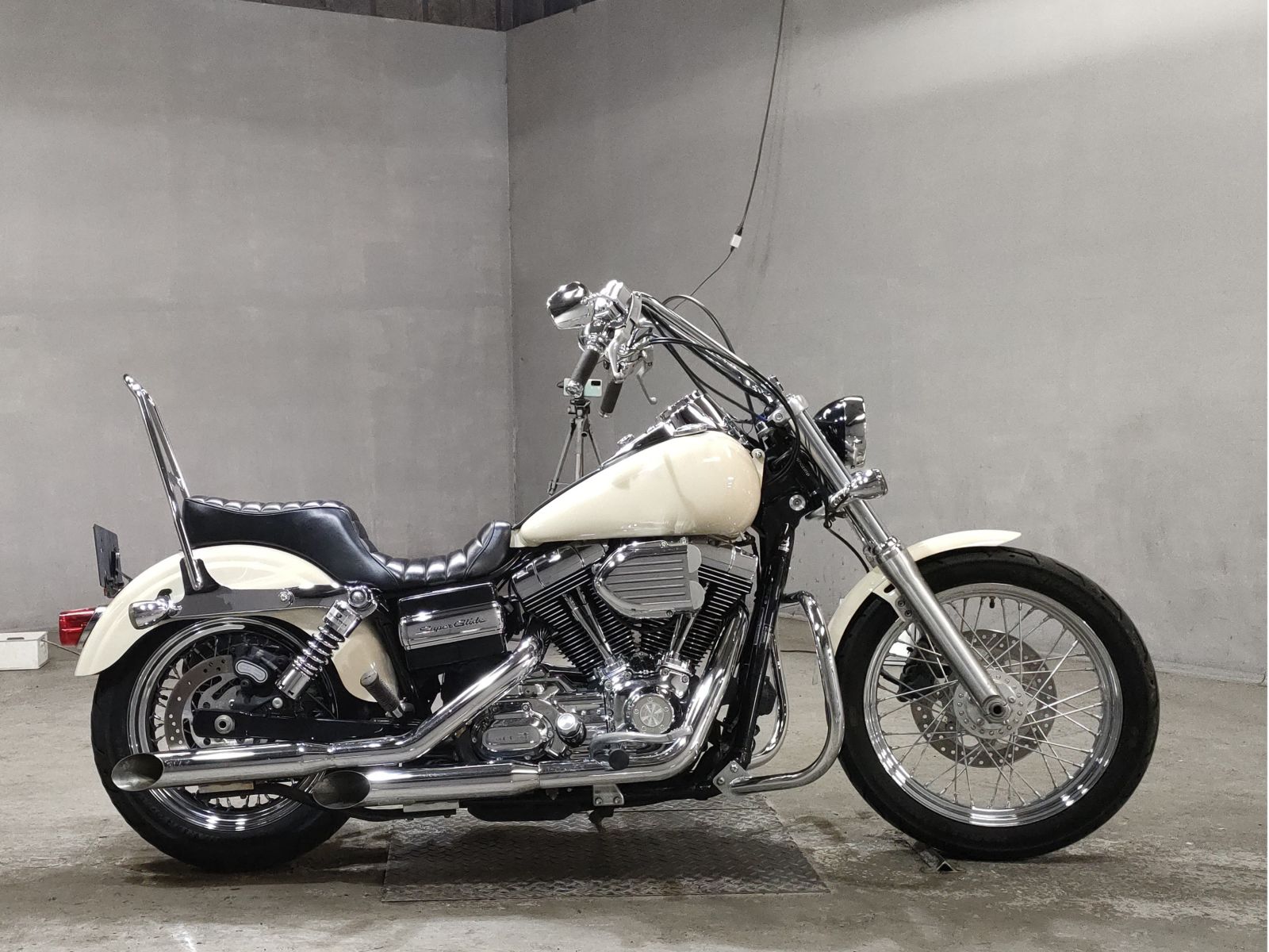 Harley-Davidson DYNA SUPER GLIDE CUSTOM FXDC1580 GV4 - купить недорого