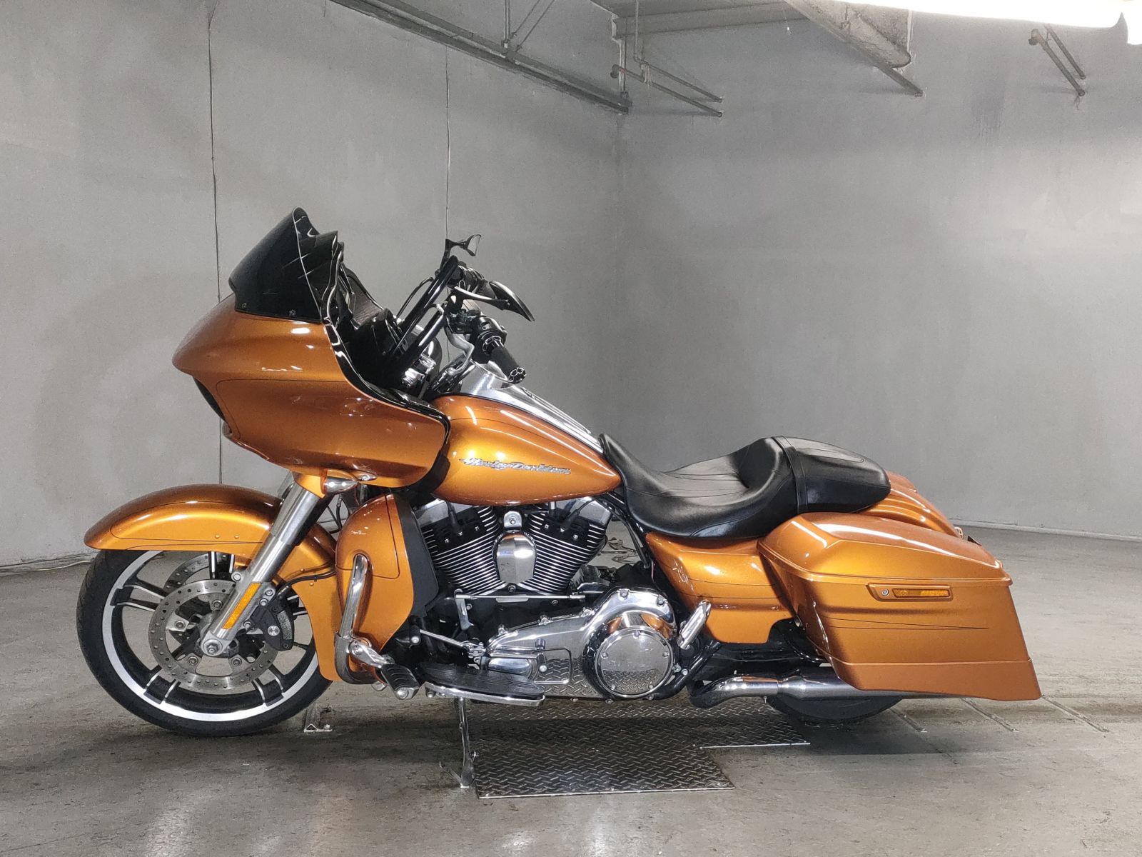 Harley-Davidson ROAD GLIDE CUSTOM S1690 KTM 2015г. 29706
