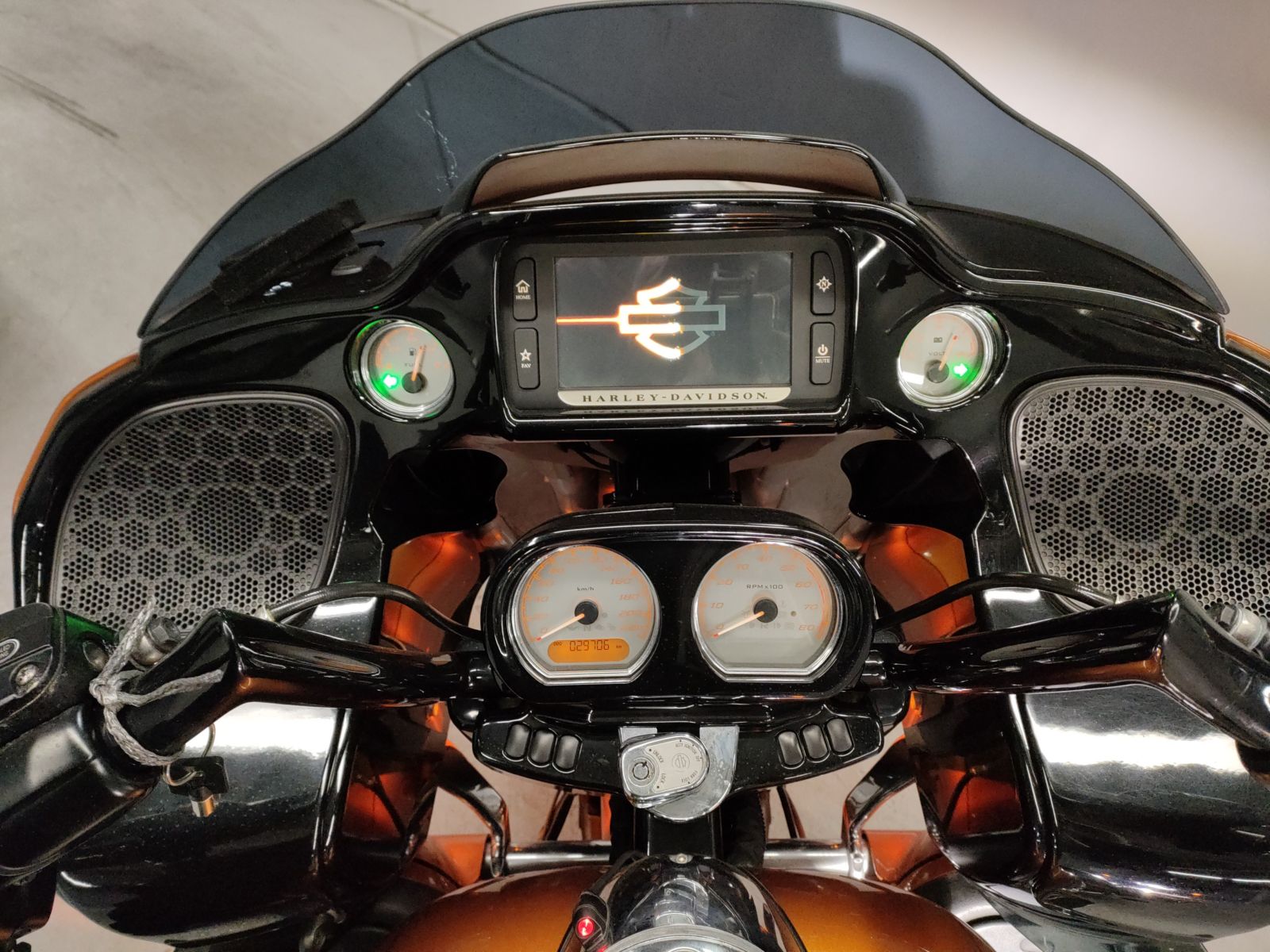 Harley-Davidson ROAD GLIDE CUSTOM S1690 KTM - купить недорого