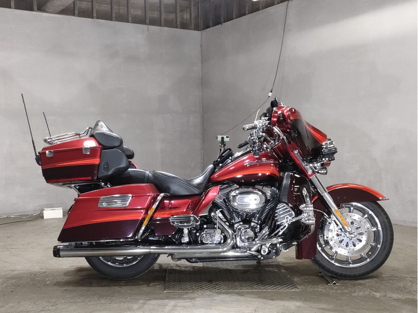 Harley-Davidson ELECTRA GLIDE ULTRA CLASSIC CVO PR4 - купить недорого