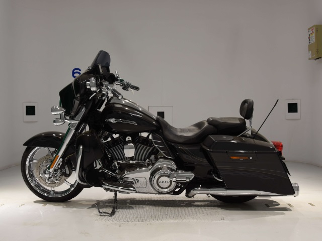 Harley-Davidson STREET GLIDE SE CVO  - купить недорого