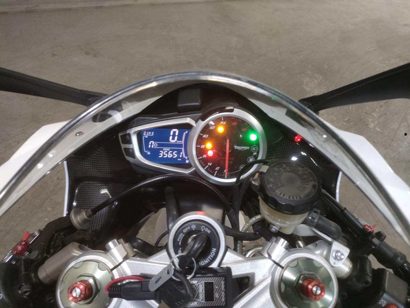 Triumph DAYTONA 675 TTA12 2015г. 35651