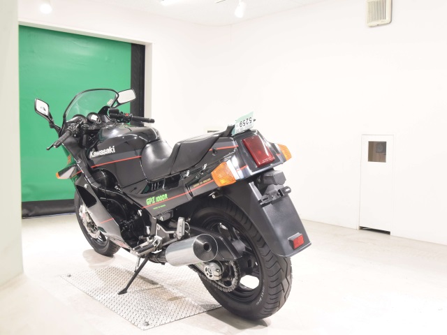Kawasaki GPZ 1000 ZXT00A - купить недорого