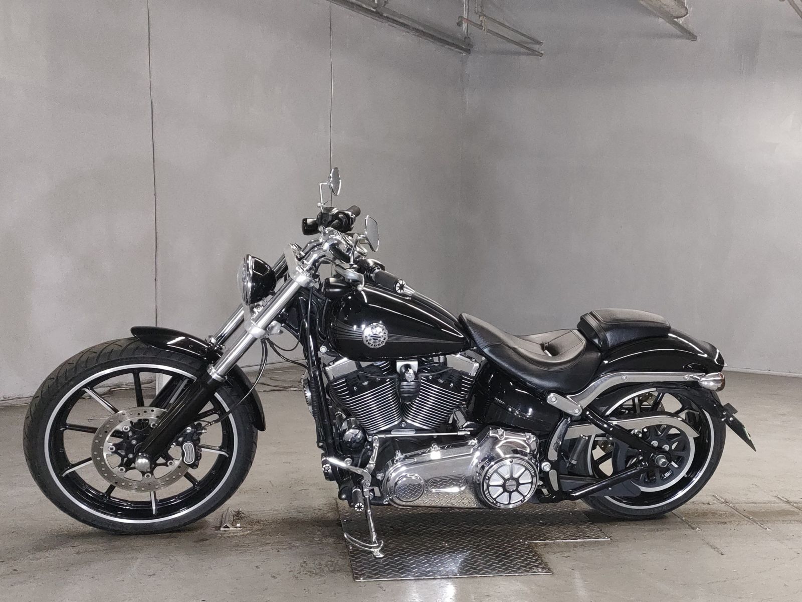 Harley-Davidson SOFTAIL BREAKOUT BF5 2015г. 61200