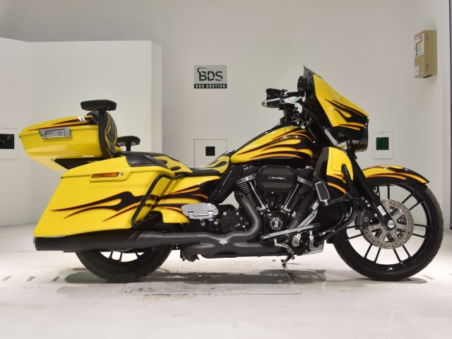 Harley-Davidson STREET GLIDE SE CVO  - купить недорого