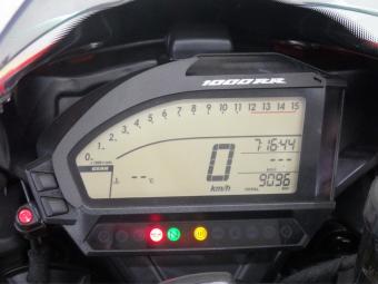 Honda CBR 1000 RR SC59 2015 года выпуска