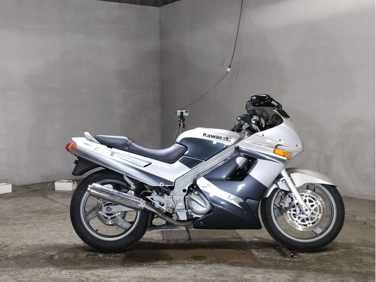 Kawasaki ZZR 250 EX250H - купить недорого