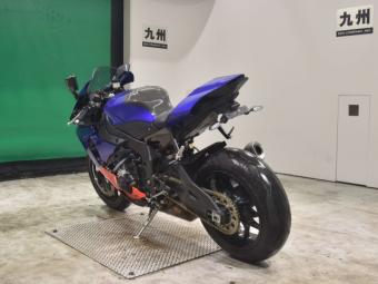 Yamaha YZF-R1M  2015 года выпуска