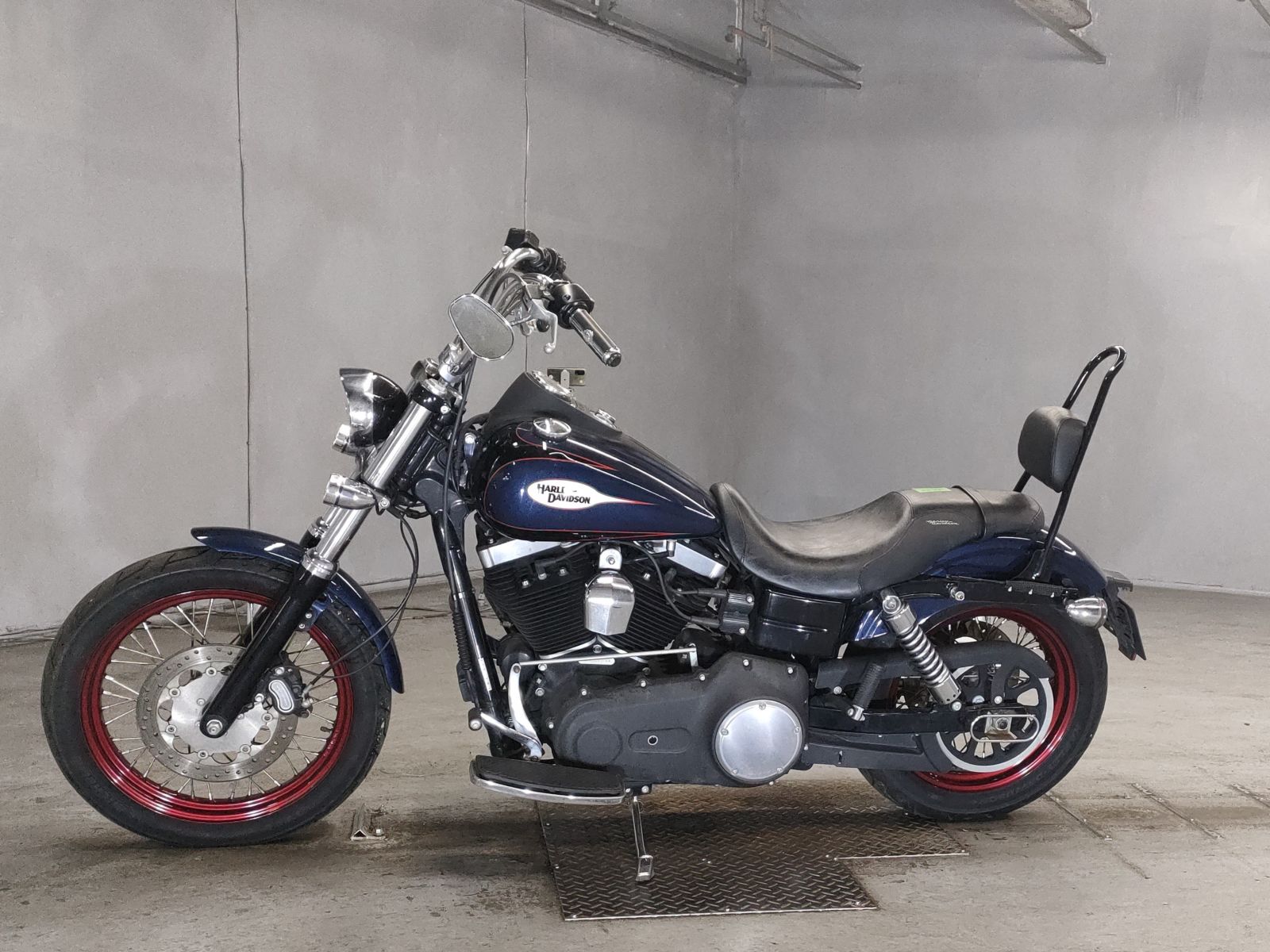 Harley-Davidson DYNA STREET BOB VB4 - купить недорого