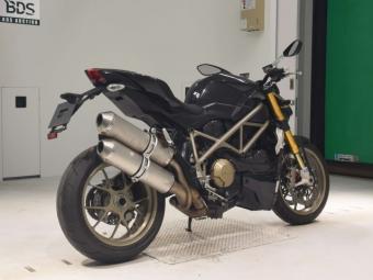 Ducati STREETFIGHTER S  2011 года выпуска