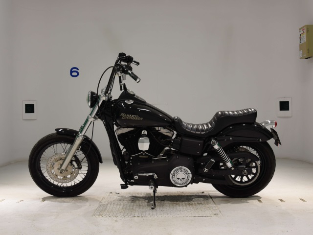 Harley-Davidson DYNA STREET BOB FXDB1580  2011г. 8,214K