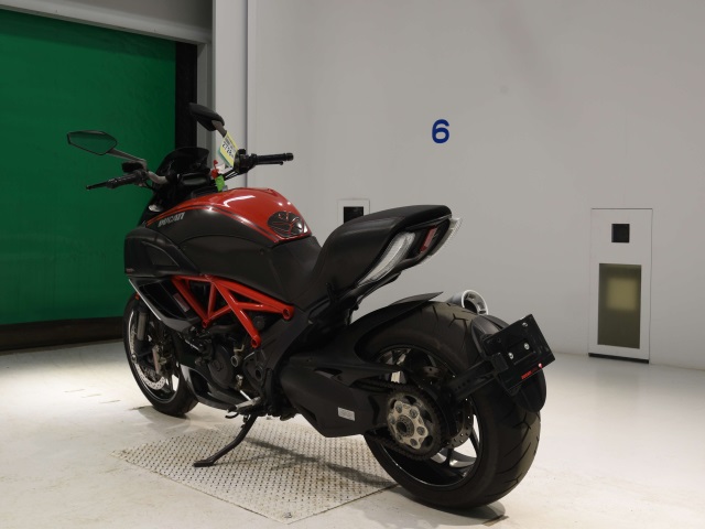 Ducati DIAVEL CARBON  - купить недорого