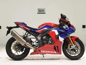 Honda CBR1000RR-RSP SC82 2022 года выпуска