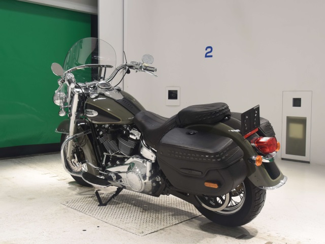 Harley-Davidson  HARLEY FLHC1750  - купить недорого