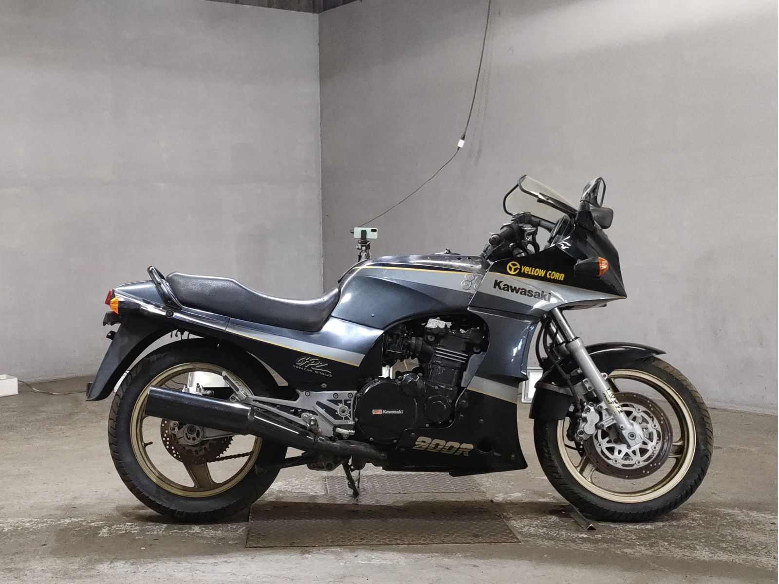 Kawasaki GPZ 900 ZX900A - купить недорого