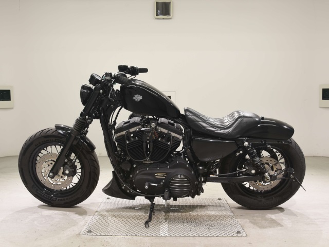 Harley-Davidson SPORTSTER 1200 FORTY-EIGHT   2013г. 9,407K