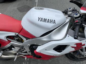 Yamaha YZF R1 RN011 1998 года выпуска