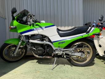 Kawasaki GPZ 900 ... 1992 года выпуска