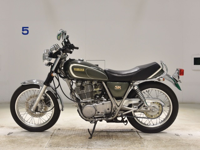 Yamaha SR400-4
