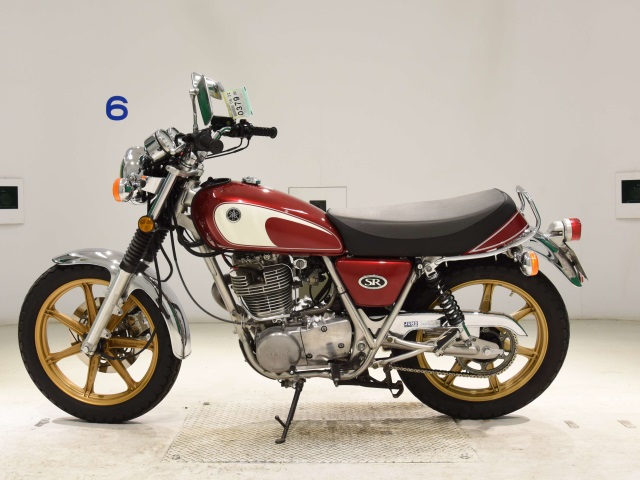 Yamaha SR400-3