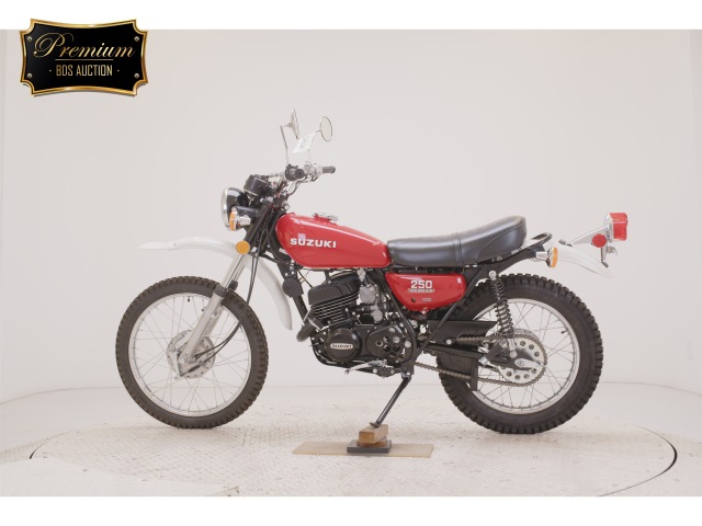 Suzuki TS250