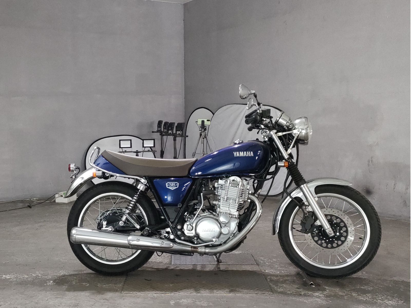 Yamaha SR400-1