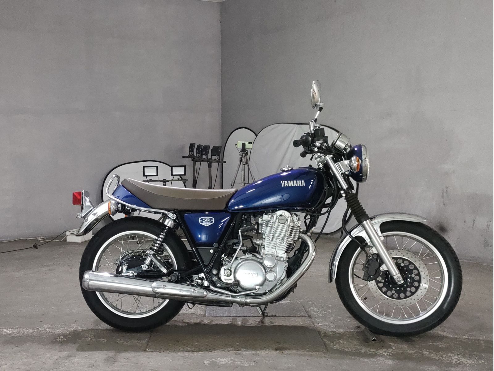 Yamaha SR400-1