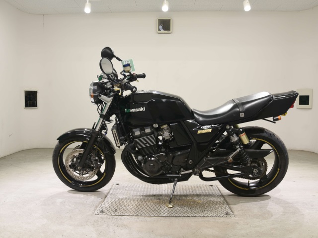 Kawasaki ZRX400