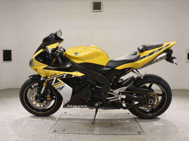 Yamaha YZF-R1