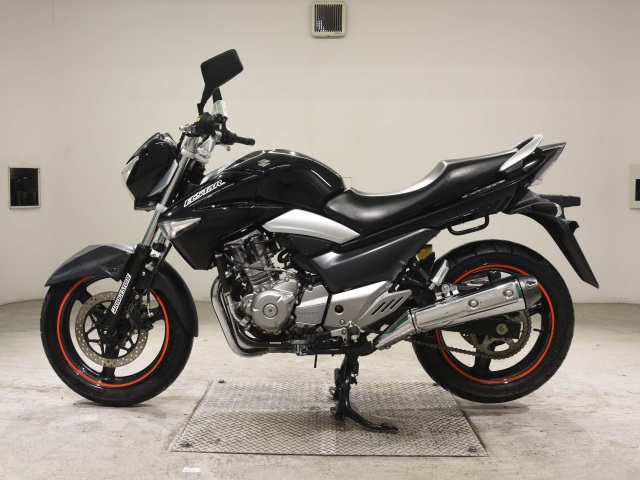 Suzuki GSR250