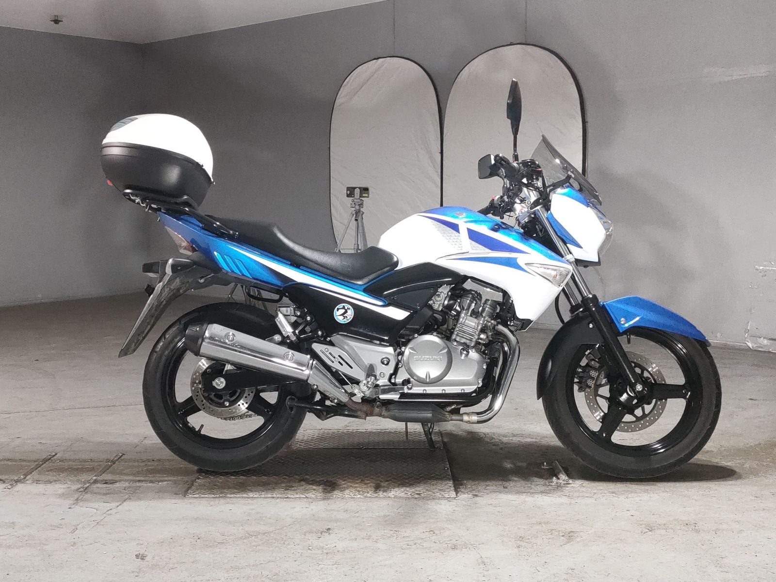 Suzuki GSR250