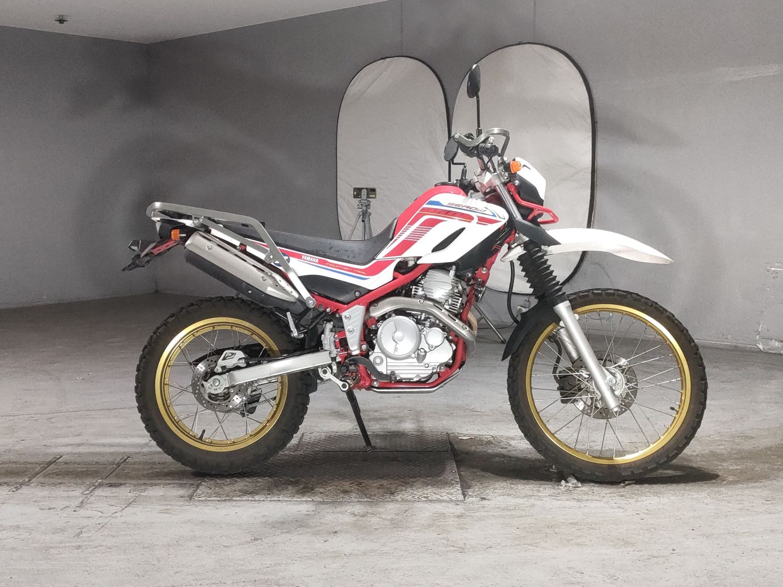 Yamaha SEROW 250