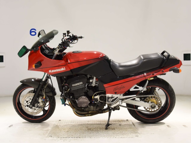 Kawasaki GPZ900R