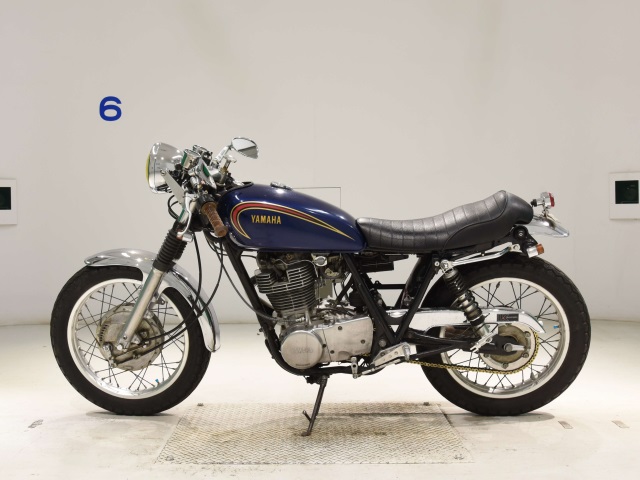 Yamaha SR400-2