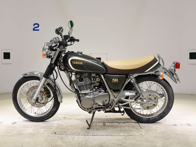 Yamaha SR400-4