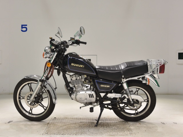 Suzuki GN125H
