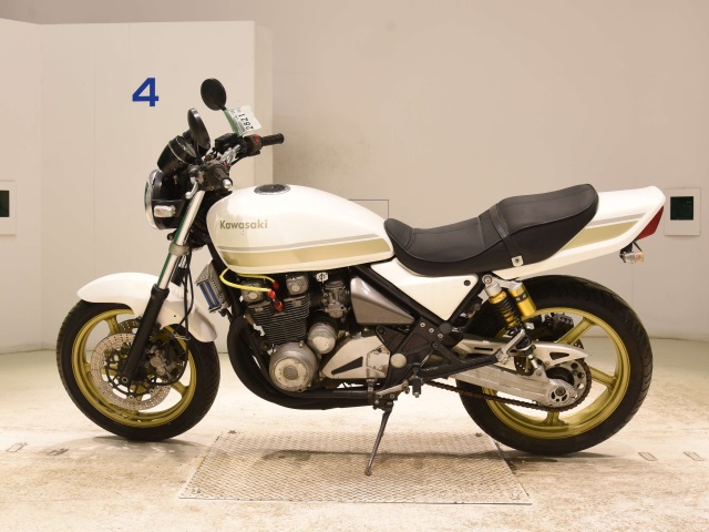 Kawasaki ZEPHYR400